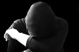 کتک خوردن دختر جوان از پسری که می‌گفت عاشقش است