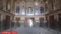 ریزش تزئینات چهلستون اصفهان ادامه دارد