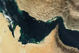نیویورک تایمز مدعی شد؛ آمریکا در ماه می بیش از ۱۰۰ کشتی را از تنگه هرمز عبور داده است