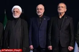  ادای احترام سران قوا و جمعی از مسئولان نظام بر پیکر مطهر امام مجاهد شهید+ عکس