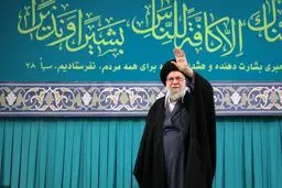 آیت‌الله خامنه‌ای: ما رئیس‌جمهور آمریکا را به دلیل تلفات، خسارات و تهمتی که به ملت ایران زد، مجرم می‌دانیم