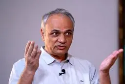 زیدآبادی: کشور را با «دموکراسی مصباح» اداره کنید، ما راضی هستیم!