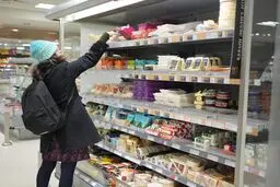 گاردین: تورم قیمت کالاها در فروشگاه‌های انگلیس به بالاترین سطح از سال ۲۰۲۴ رسید