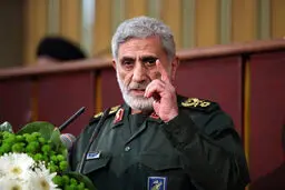 سردار قاآنی: مقاومت با سختی‌ها قوی‌تر می‌شود