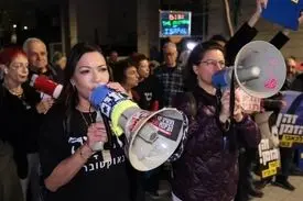 تظاهرات صهیونیست‌ها مقابل اقامتگاه نتانیاهو و درخواست برای استعفای وی