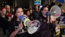 تظاهرات صهیونیست‌ها مقابل اقامتگاه نتانیاهو و درخواست برای استعفای وی