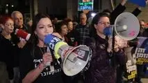 تظاهرات صهیونیست‌ها مقابل اقامتگاه نتانیاهو و درخواست برای استعفای وی