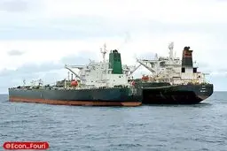 تداوم درآمد نفتی با وجود محدودیت‌ها