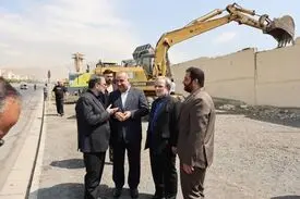تخریب سراسری دیوار زندان رجایی‌شهر با حضور رئیس سازمان زندان‌ها آغاز شد+ ویدیو
