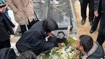 رضا رویگری در قطعه هنرمندان آرام گرفت