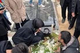 رضا رویگری در قطعه هنرمندان آرام گرفت